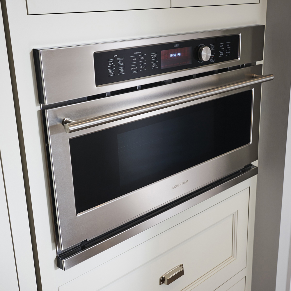 WALL-OVEN-16CUFT-STAINLESS-STEEL-ZSC2201JSS-MONOGRAM-LIFESTYLE.jpg