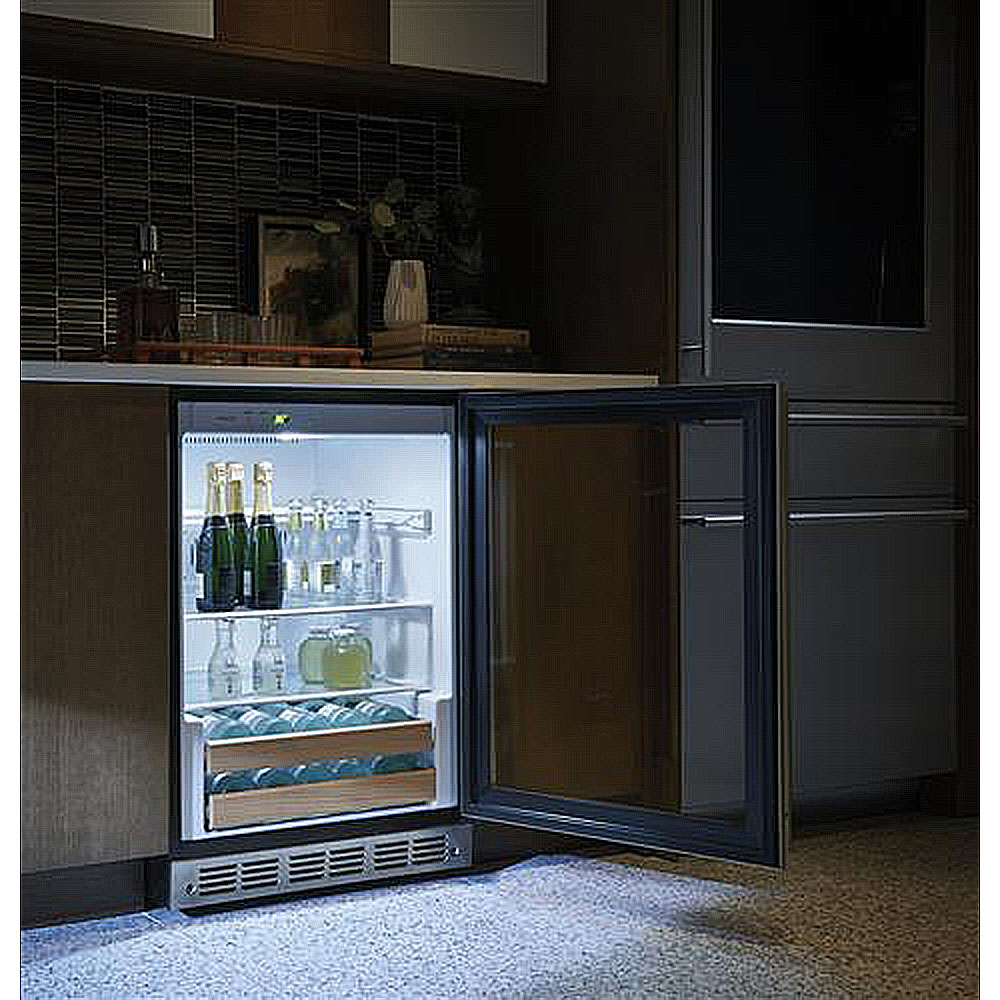 monogram_cava_24_inoxidable_ZDWR240HBS_luz.jpg