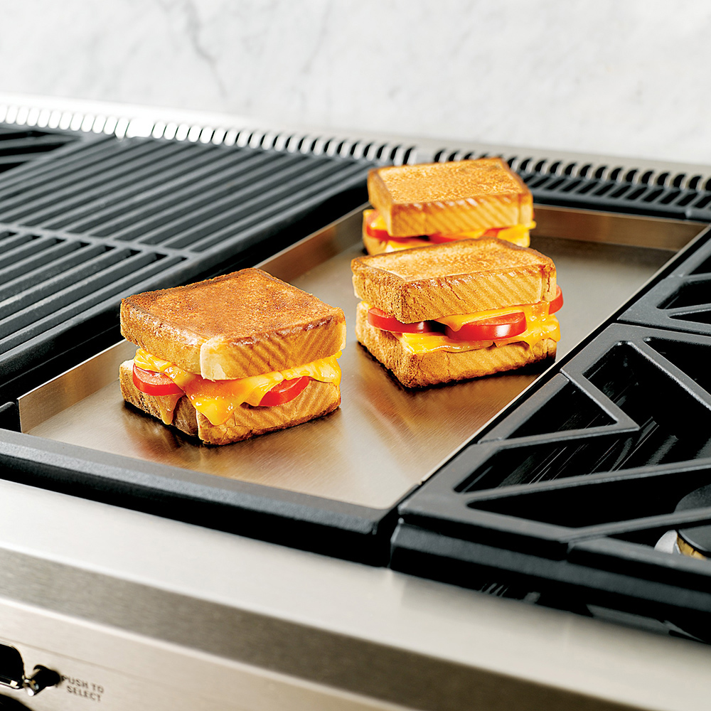monogram_parrilla_120cm_inoxidable_ZGU486NDPSS_plancha.jpg
